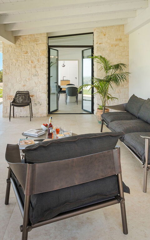 Netina Domus: Utomhus