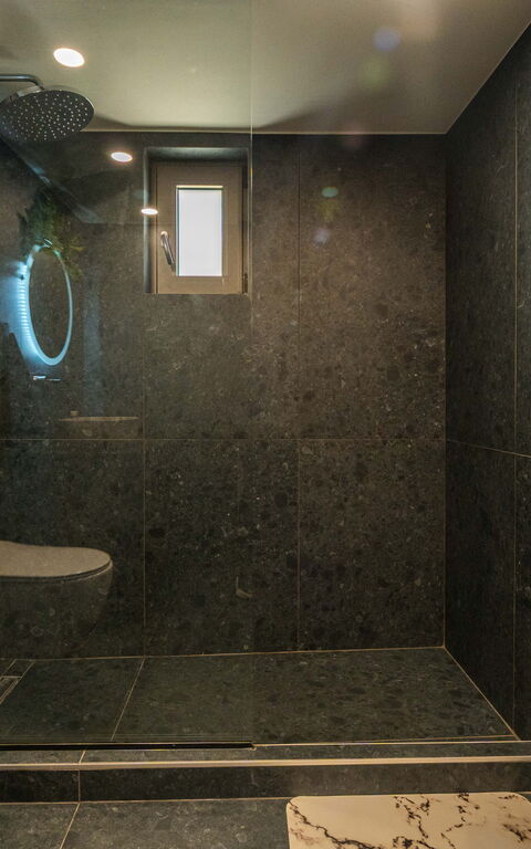 Villa Platon: Badrum
