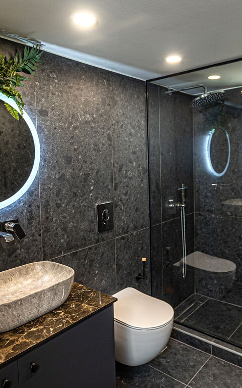 Villa Platon: Badrum