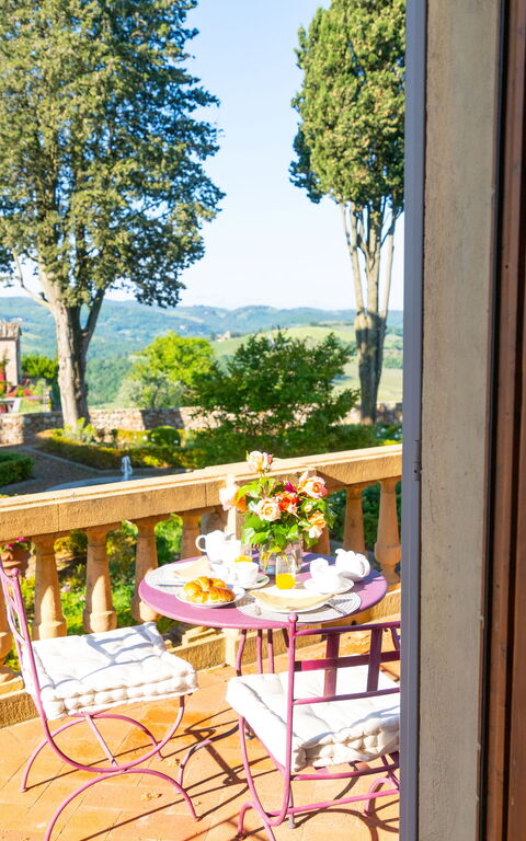 Villa Tenuta Casenuove: Balkong / terrass / uteplats