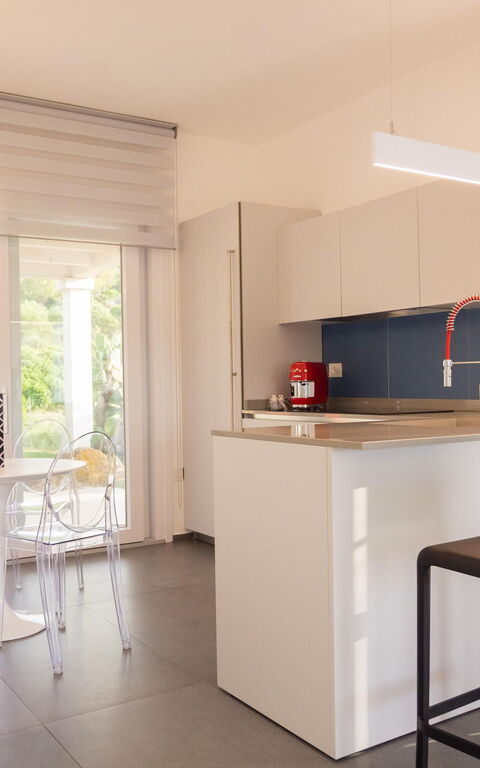 Villa Fior D'acqua: Kök, Lunchrum, Vardagsrum