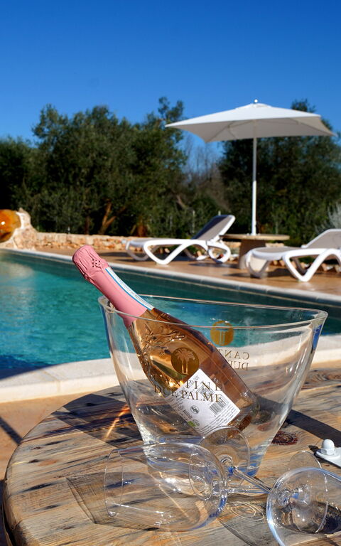 Trullo Samanta: Exteriör, slå samman, Utomhus