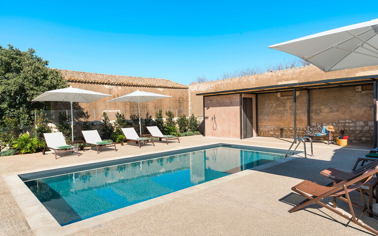 Dimora Spinazzella: Exteriör, slå samman, Utomhus