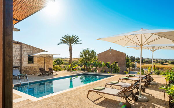 Dimora Spinazzella: Exteriör, slå samman, Utomhus