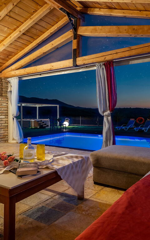 Villa Irida: Balkong / terrass / uteplats, slå samman