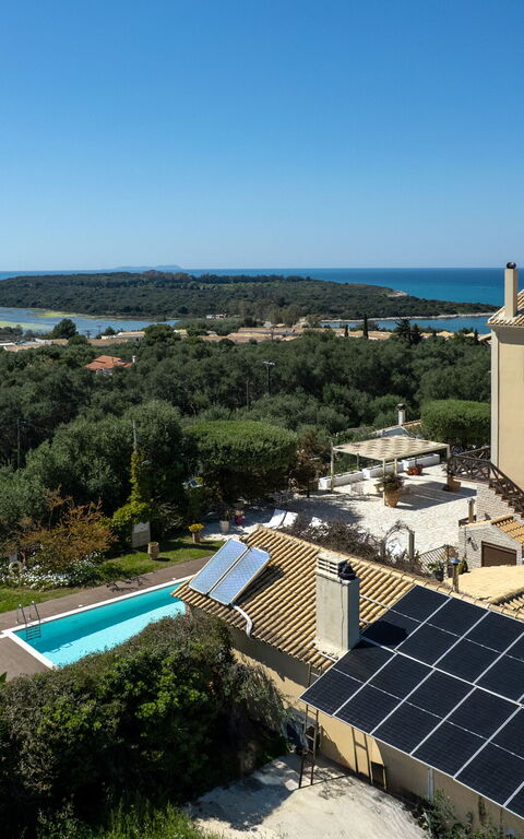 Villa Irida: slå samman, Utomhus, Visningar