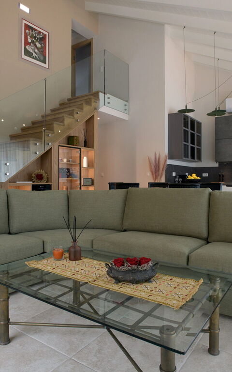 Villa Eleas Ikos: Vardagsrum