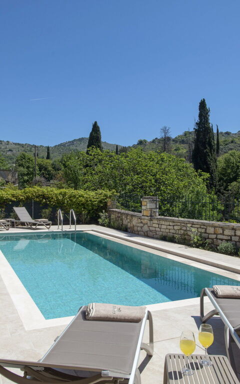 Villa Eleas Ikos: Exteriör, slå samman, Utomhus