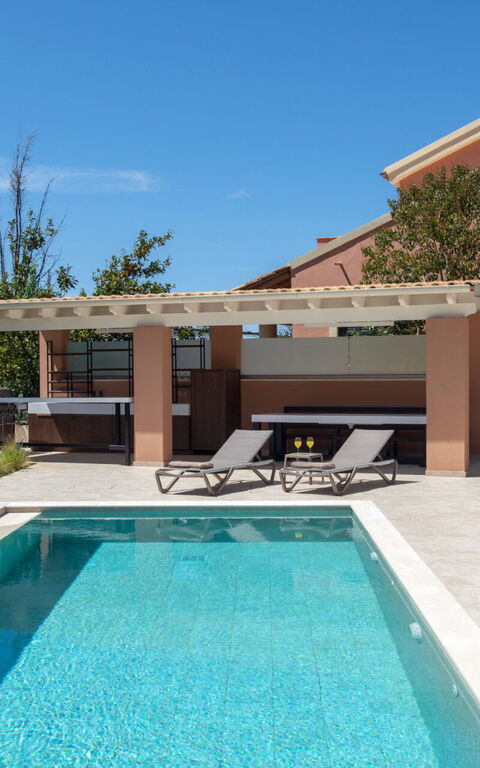 Villa Eleas Ikos: Exteriör, slå samman, Utomhus