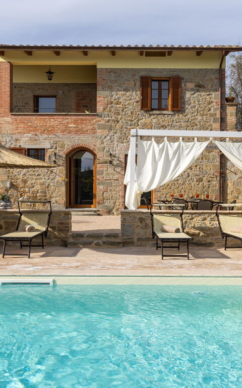 Villa Anna: Exteriör, Utomhus