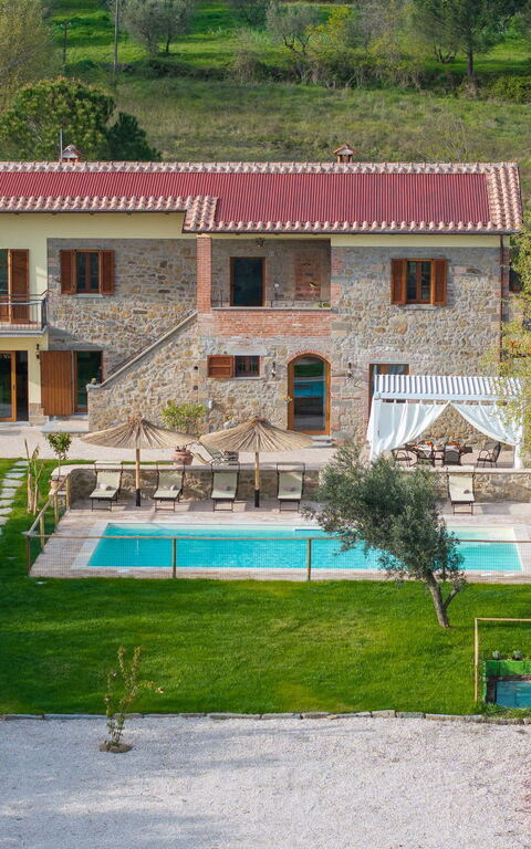 Villa Anna: Exteriör, Utomhus, Visningar