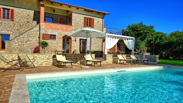 Villa Anna: Exteriör, slå samman, Utomhus