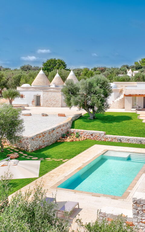 Trulli di Luccio: Exteriör, slå samman, Utomhus