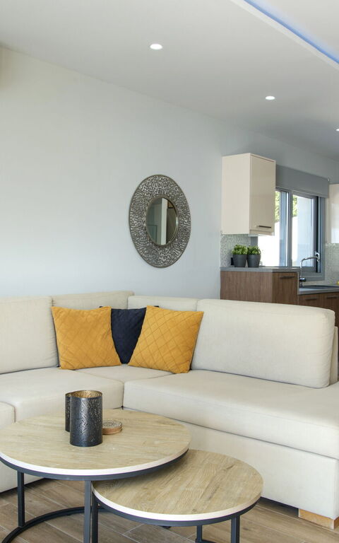 Villa Alkyoni: Vardagsrum