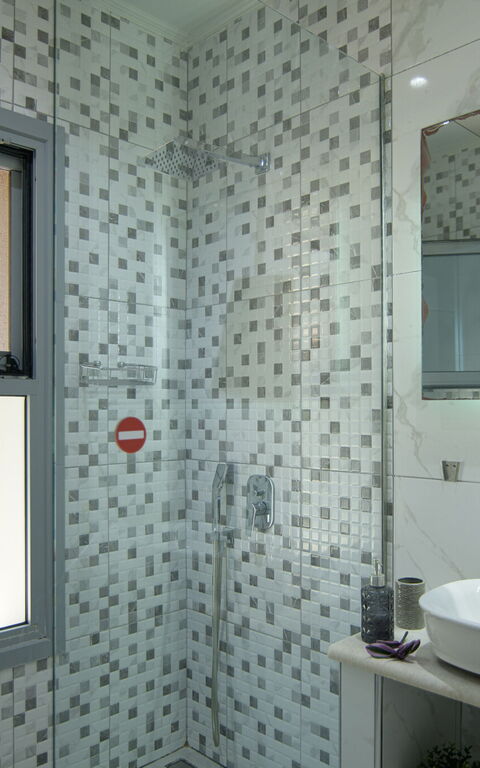 Villa Alkyoni: Badrum