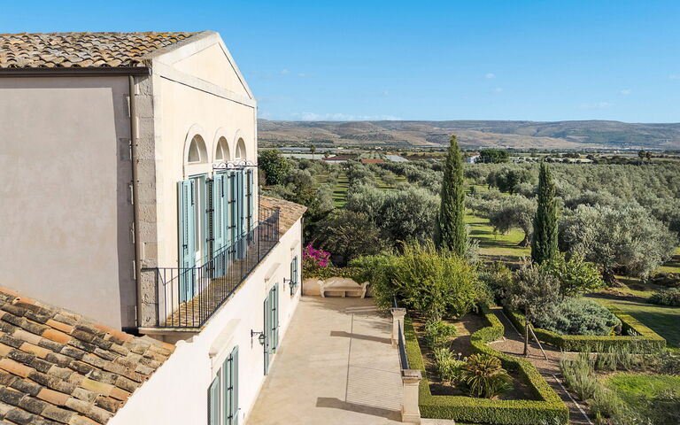 Domus Olivae: Balkong / terrass / uteplats, Exteriör, Trädgård, Utomhus, Visningar