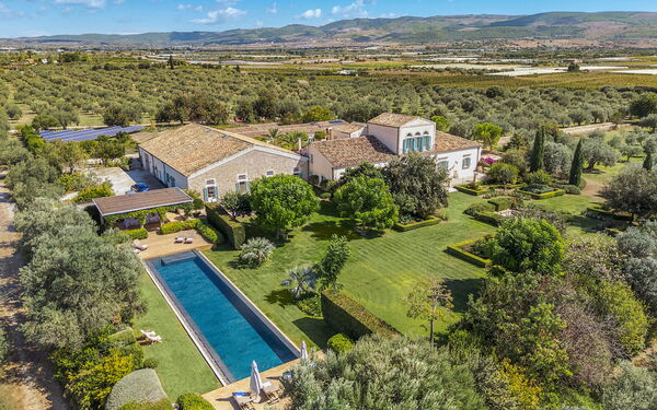 Domus Olivae: Exteriör, slå samman, Trädgård, Utomhus, Visningar