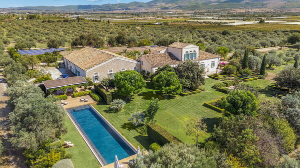 Domus Olivae: Exteriör, slå samman, Trädgård, Utomhus, Visningar