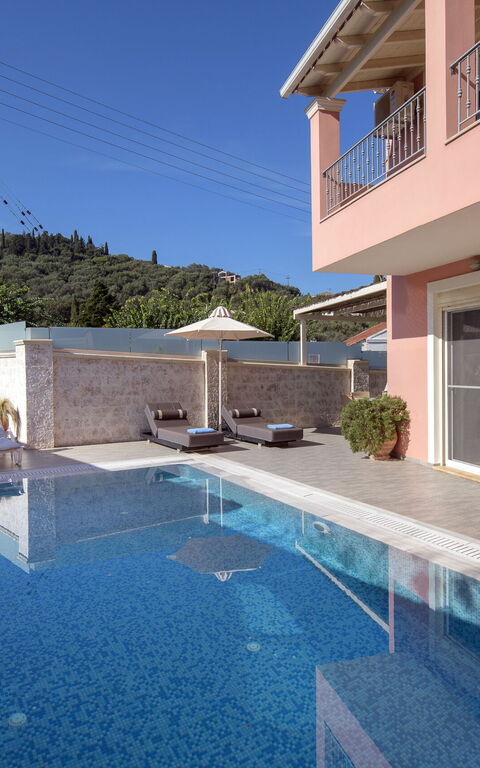 Doctor'S House: Exteriör, slå samman, Utomhus