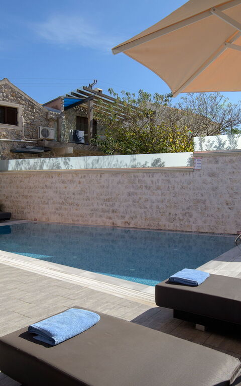 Doctor'S House: Exteriör, slå samman, Utomhus