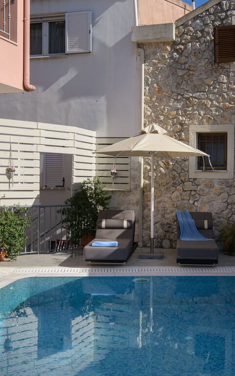 Doctor'S House: Exteriör, slå samman, Utomhus