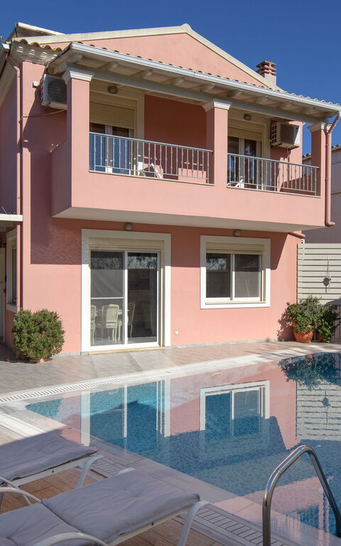 Doctor'S House: Exteriör, slå samman, Utomhus