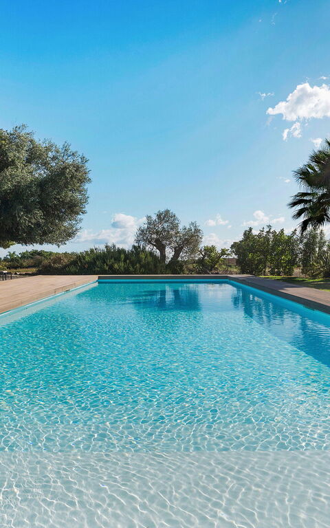 Muna Retreat: Exteriör, slå samman, Utomhus