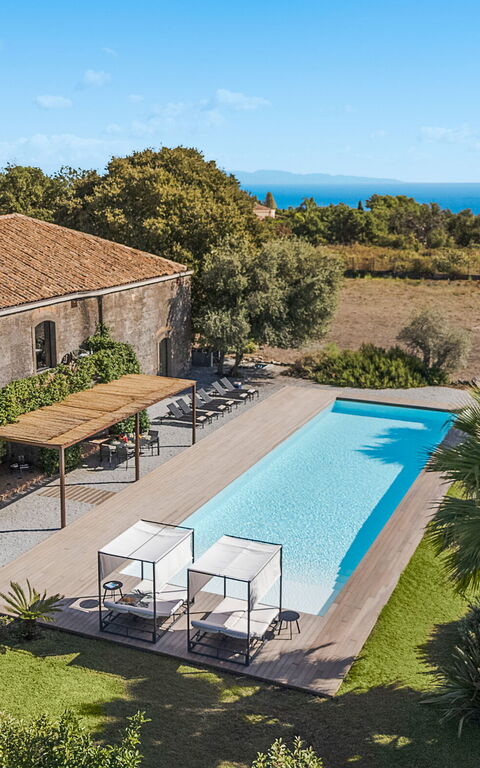 Muna Retreat: Exteriör, slå samman, Utomhus, Visningar