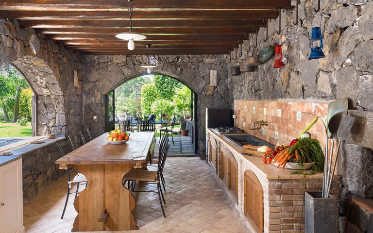 Villa Saracina: Kök, Lunchrum