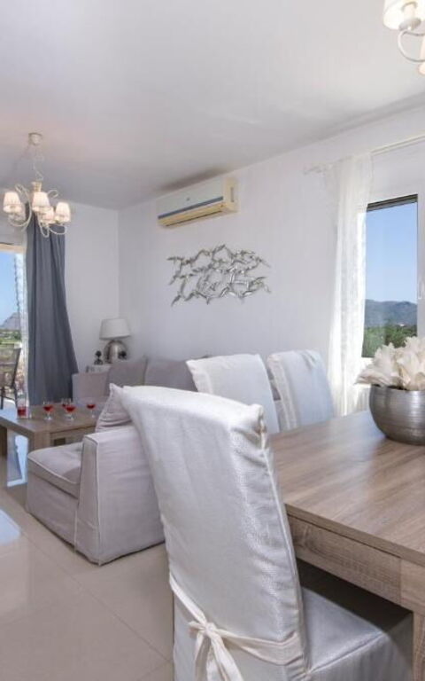 Magnolia: Lunchrum, Vardagsrum