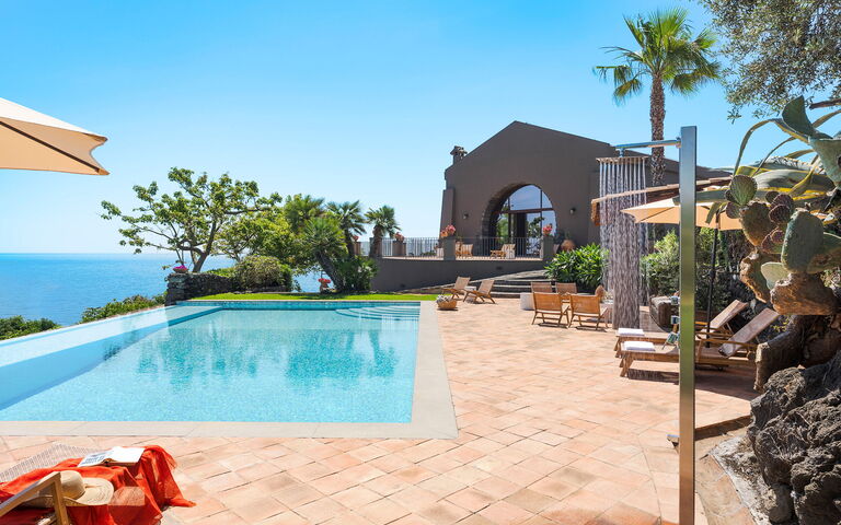 Villa Continella: Exteriör, slå samman, Utomhus, Visningar
