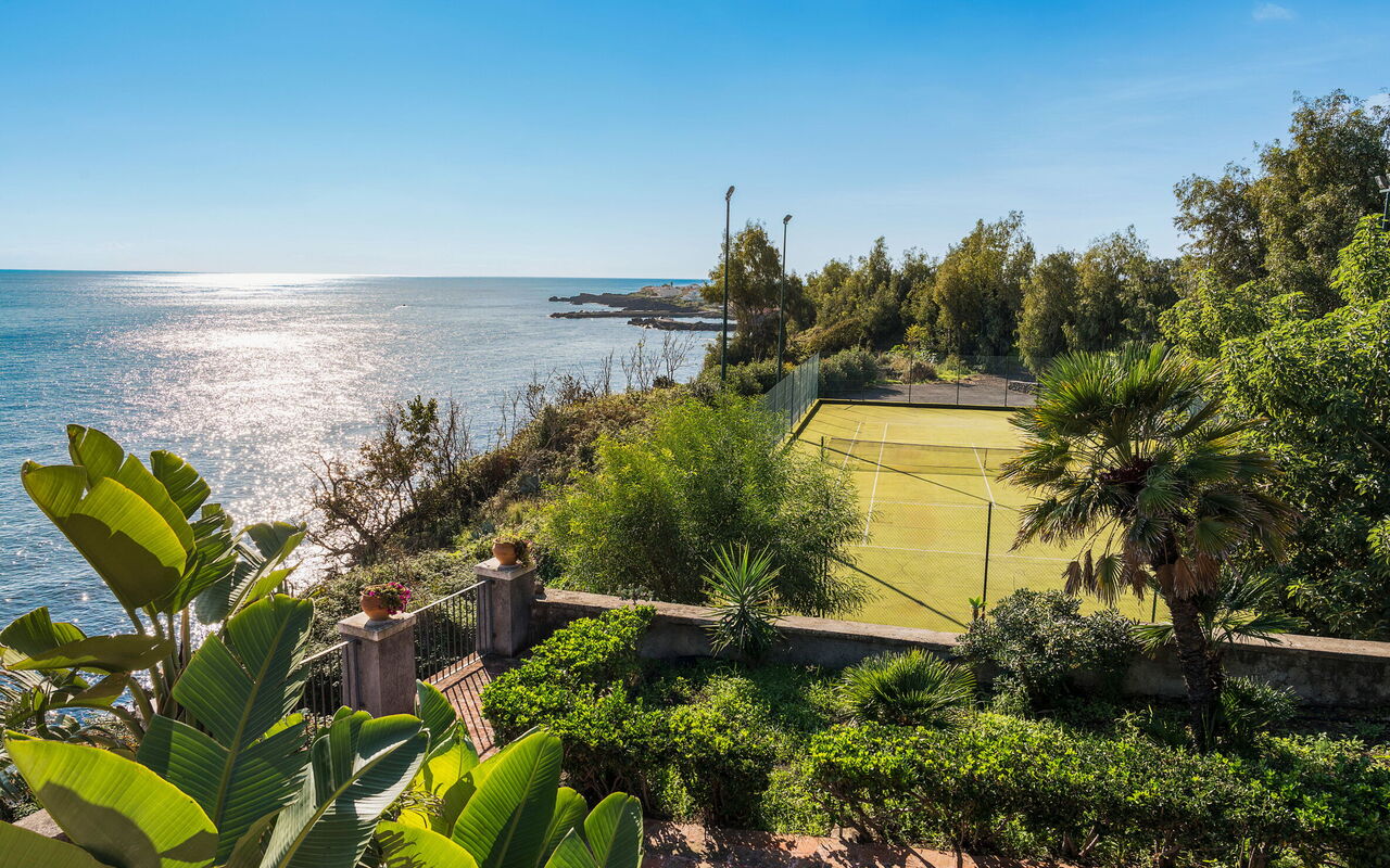 Villa Continella: Exteriör, Utomhus, Visningar