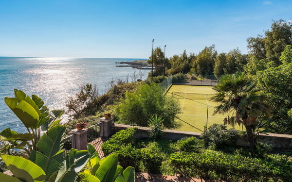 Villa Continella: Exteriör, Utomhus, Visningar