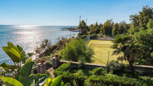 Villa Continella: Exteriör, Utomhus, Visningar