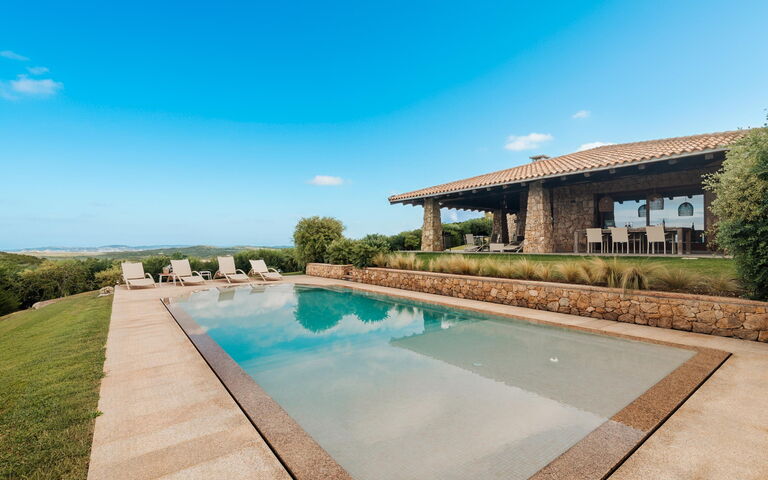 Villa Marinella: Exteriör, slå samman