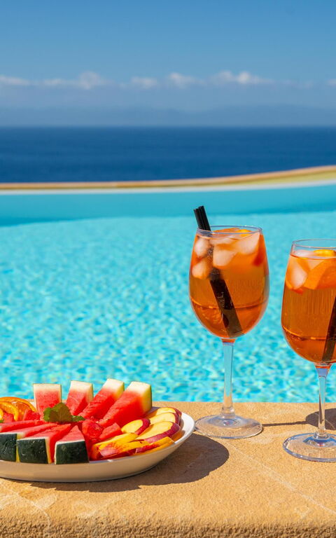 Villa Atlantide: Exteriör, slå samman, Utomhus, Visningar