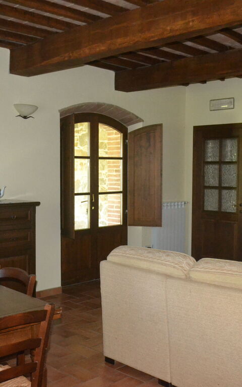 Podere Peteglia: Lunchrum, Vardagsrum