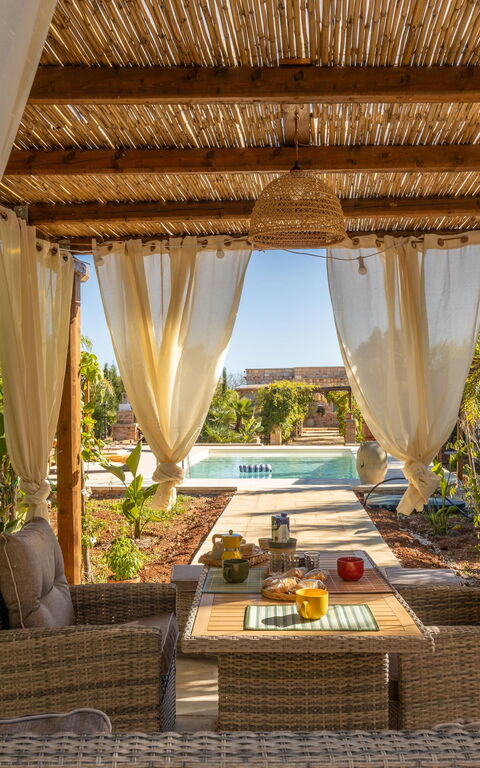 Villa Renedda: Balkong / terrass / uteplats, slå samman