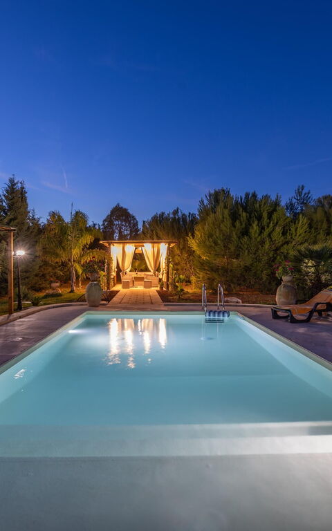 Villa Renedda: Exteriör, slå samman, Utomhus