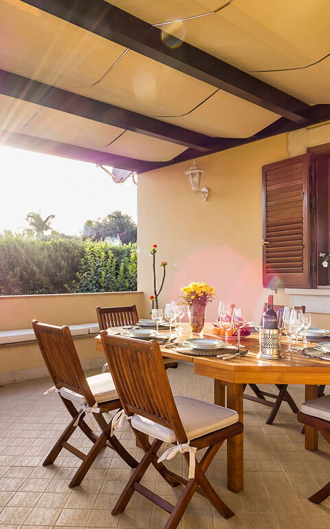 Villa Profumo D'Oriente: Balkong / terrass / uteplats, Exteriör, Utomhus