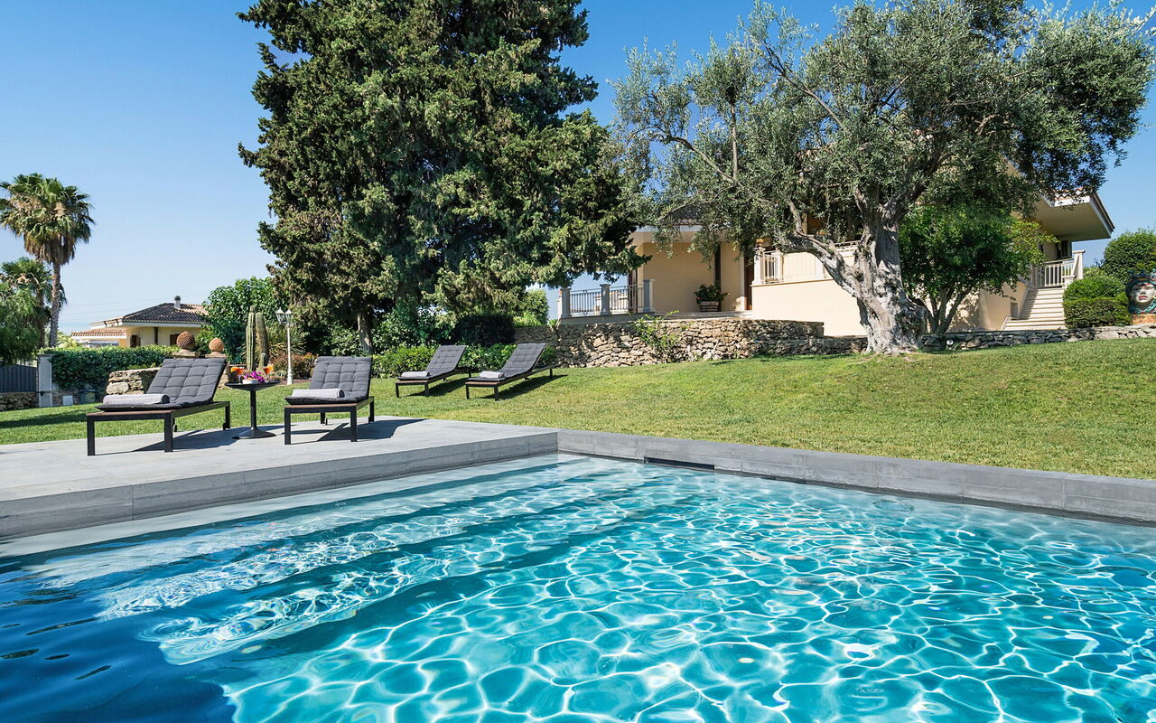 Villa Profumo D'Oriente: Exteriör, slå samman, Trädgård, Utomhus