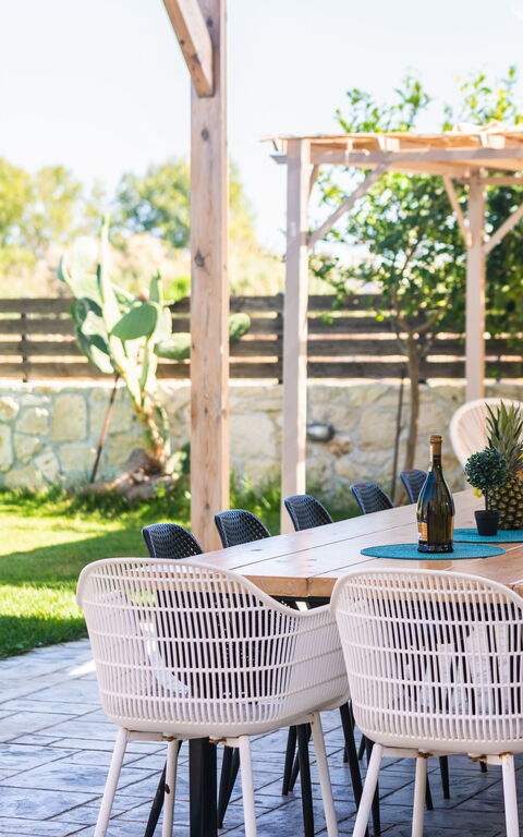 Villa Olympia: Balkong / terrass / uteplats, Exteriör, Trädgård, Utomhus