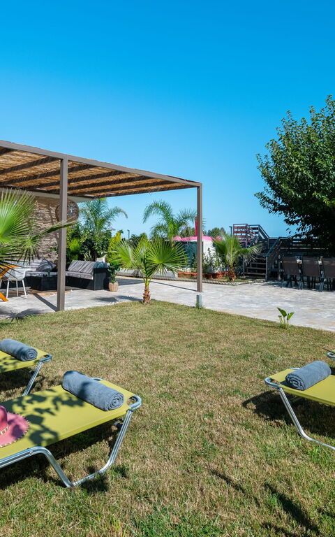 Villa Olympia: Exteriör, Trädgård, Utomhus