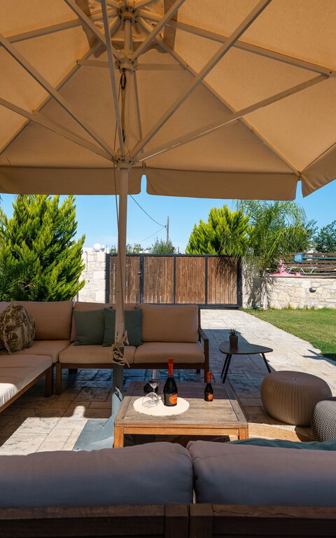 Villa Olympia: Balkong / terrass / uteplats, Exteriör, Trädgård, Utomhus