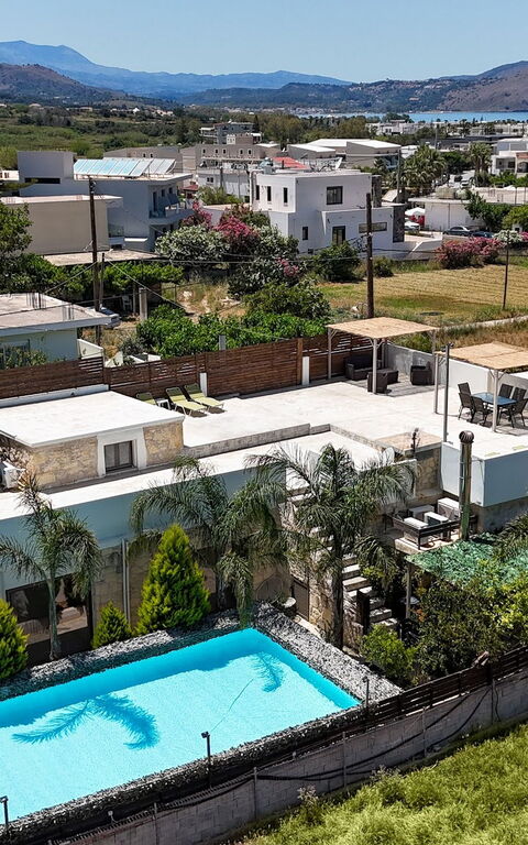 Villa Olympia: slå samman, Visningar