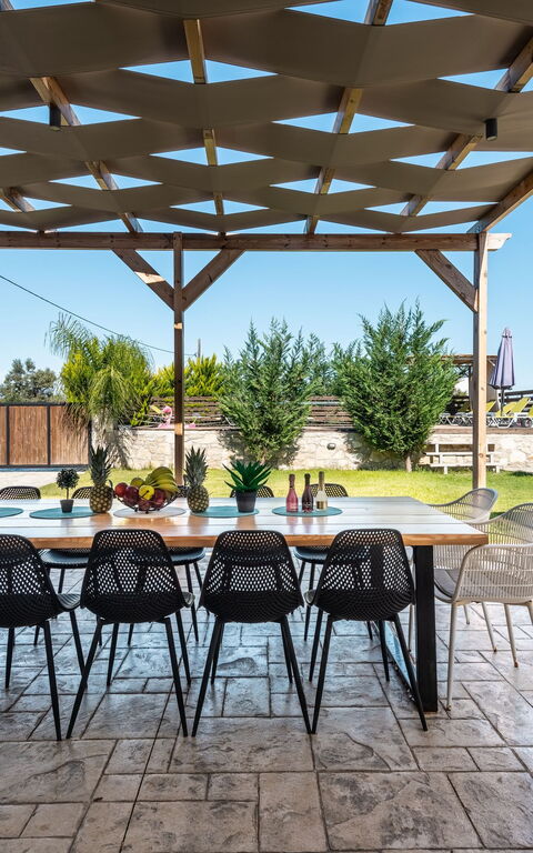 Villa Olympia: Balkong / terrass / uteplats, Exteriör, Trädgård, Utomhus