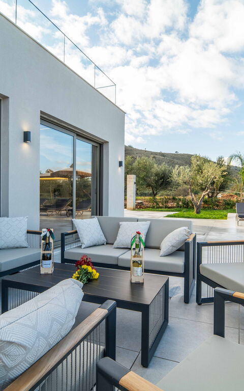 Villa Vasilissa: Exteriör, Utomhus