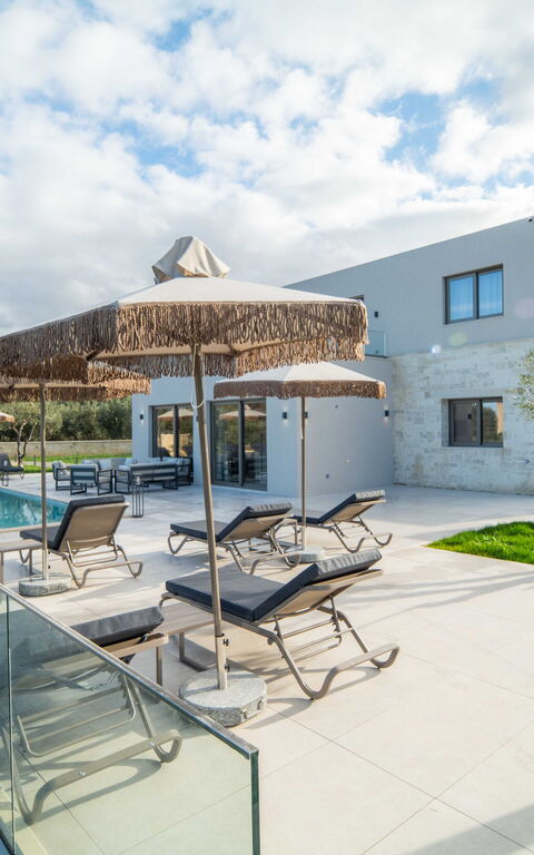 Villa Vasilissa: Exteriör, Utomhus