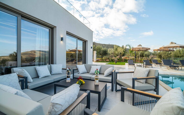 Villa Vasilissa: Exteriör, Utomhus