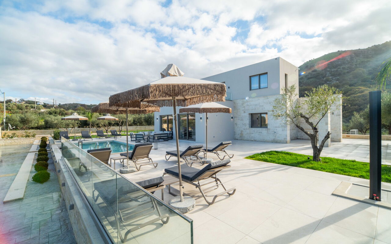 Villa Vasilissa: Exteriör, Utomhus